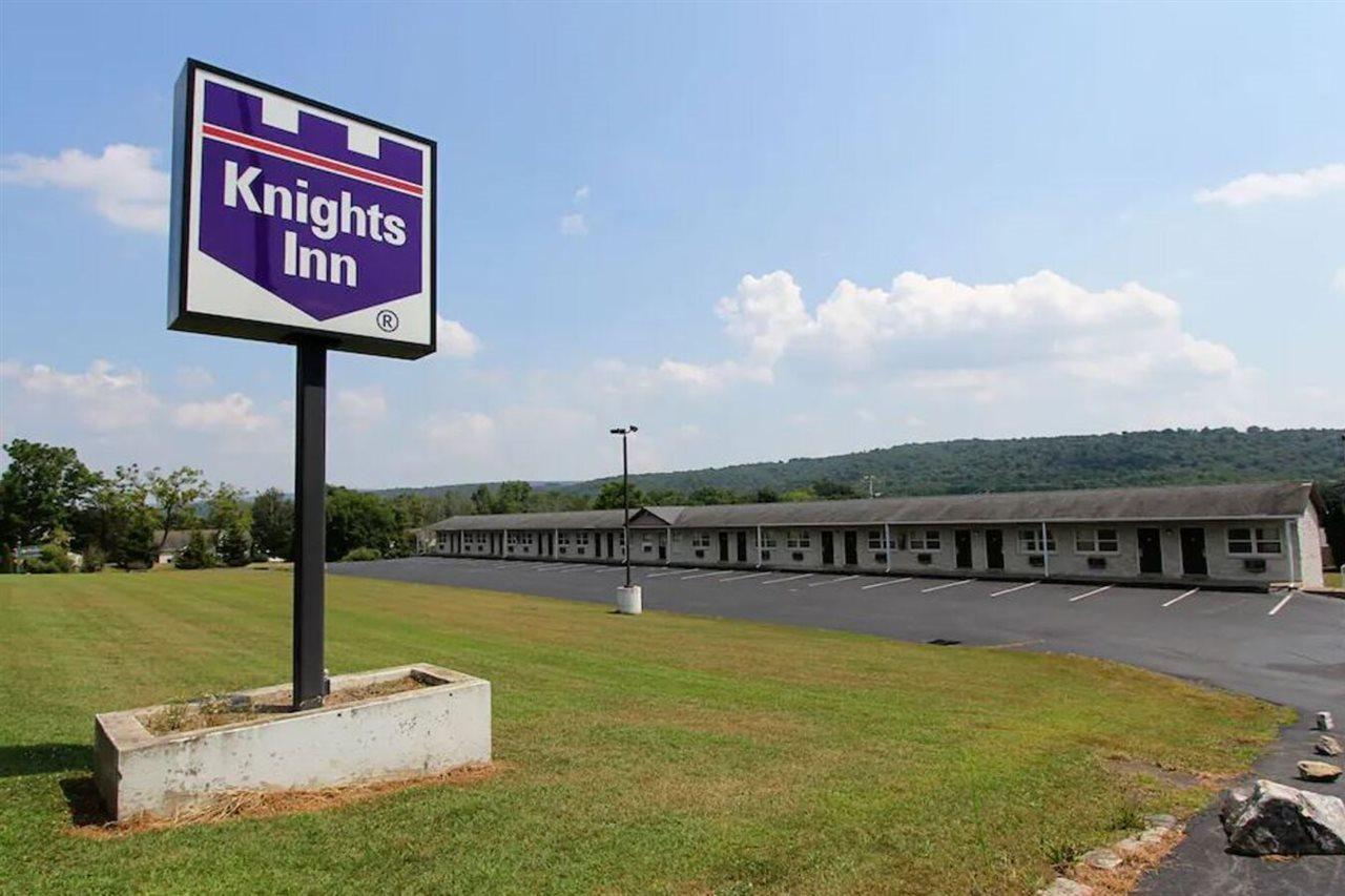 Pine Grove  Knights Inn Pine Grove מראה חיצוני תמונה