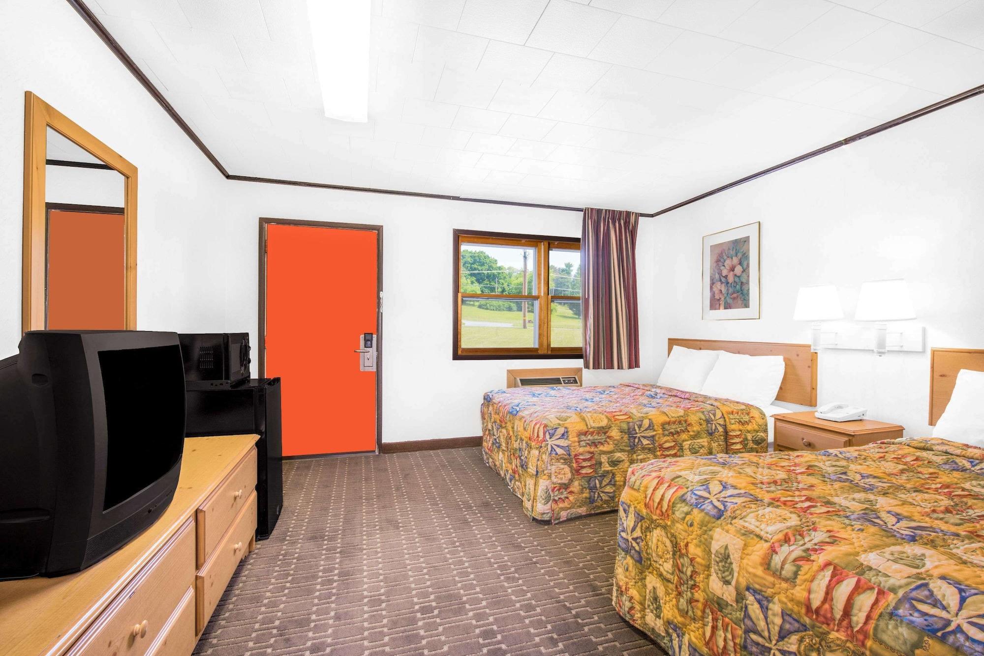 Pine Grove  Knights Inn Pine Grove מראה חיצוני תמונה