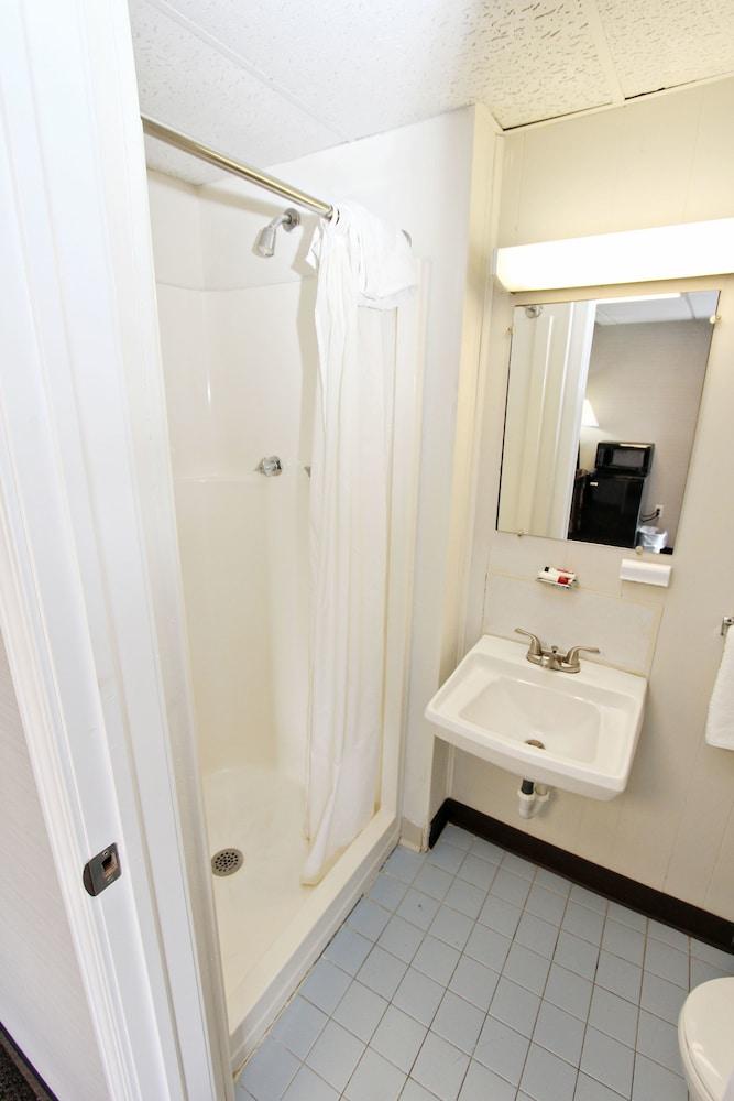 Pine Grove  Knights Inn Pine Grove מראה חיצוני תמונה