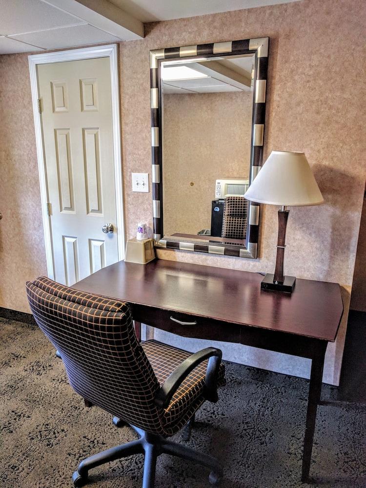 Pine Grove  Knights Inn Pine Grove מראה חיצוני תמונה