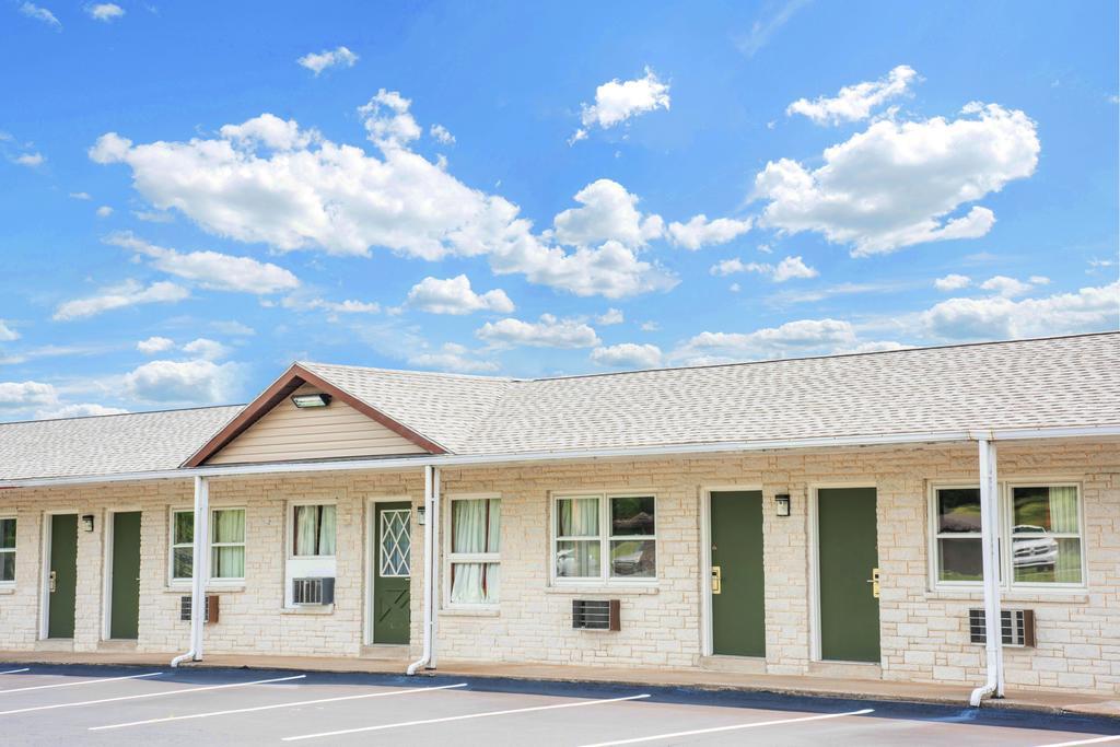 Pine Grove  Knights Inn Pine Grove מראה חיצוני תמונה